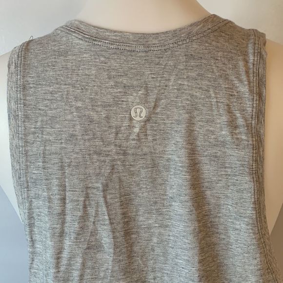Lululemon Women's Tie & Go Tank with Side Slit Tie, Heathered Grey, Size 10 - Picture 4 of 5